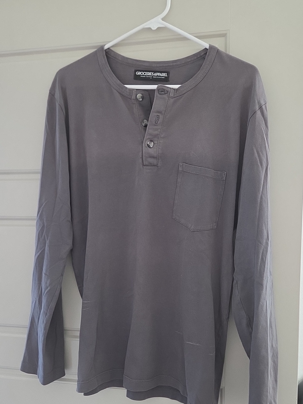 Groceries Apparel Men's Long-Sleeve Henley Pocket Tee - Gray